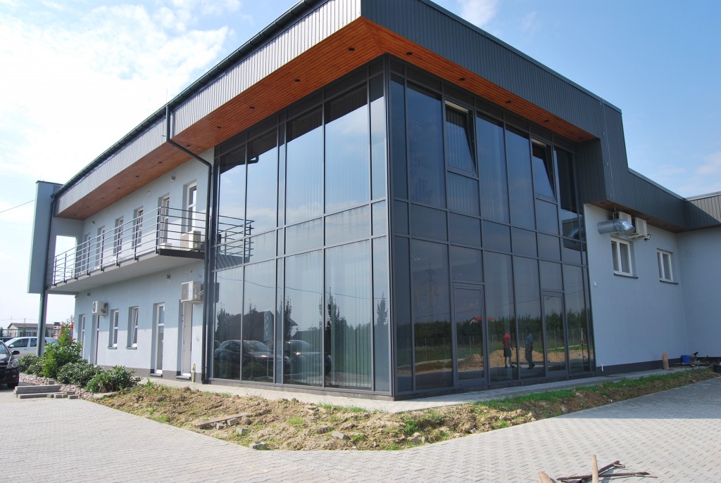 Fasada aluminiowo szklana i okna pcv – Pruchna